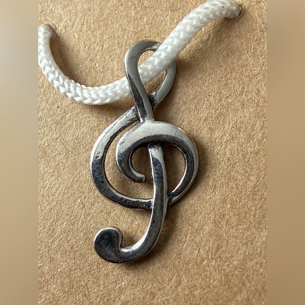 Sold Sterling Silver Treble Clef Pendant Necklace - vintage